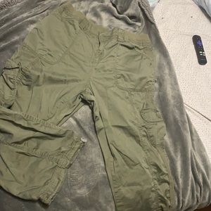 Army green Capri cargo pants